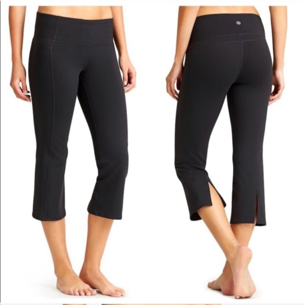 Athleta Power Up Capri Straight Leg Pants Size M